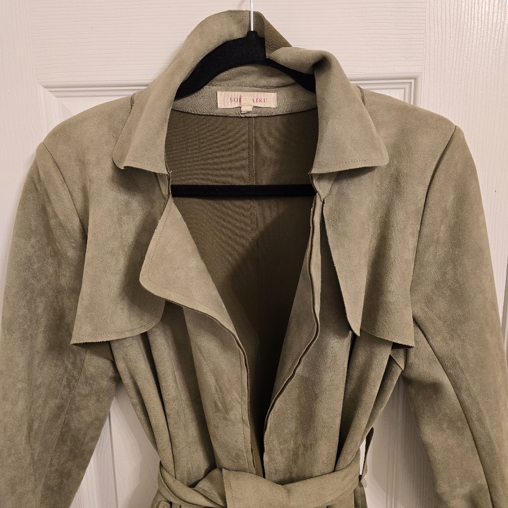 Elegant light olive green Women's Coat - Picture 6 of 7